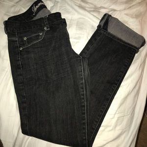 American eagle size 6 black jeans.